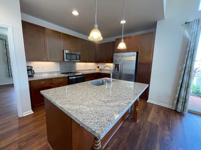 Foto del edificio - Pet Friendly Kahoma Village Furnished Three Bedroom