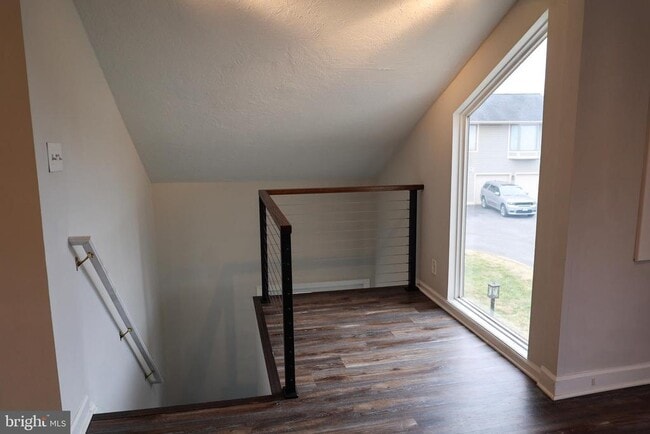 Building Photo - 15 Mariners Way