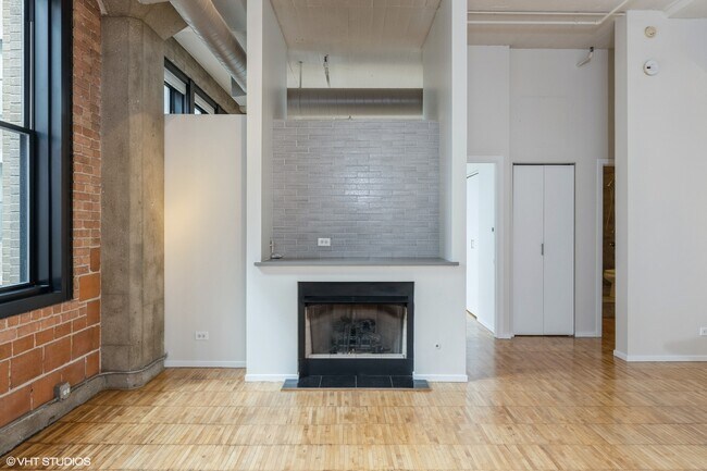 Foto del edificio - 728 W Jackson Blvd