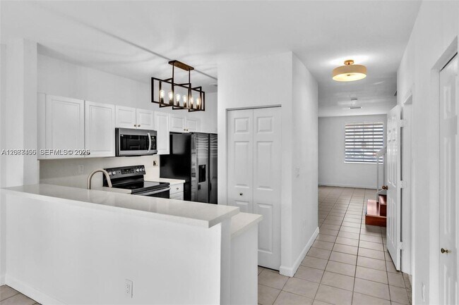 Building Photo - 1395 NE 33rd Ave
