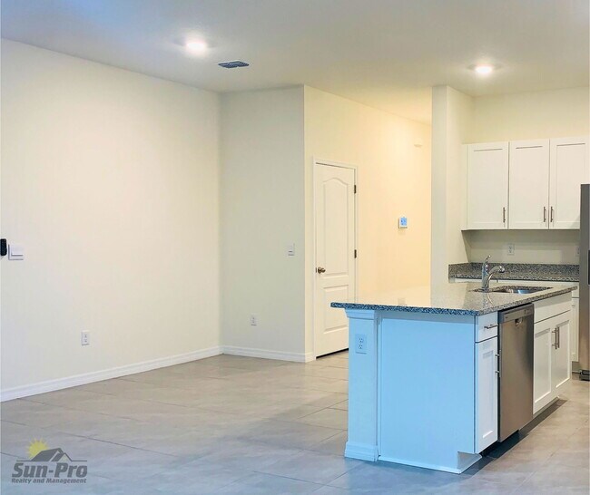 Building Photo - 114 Reena Dr