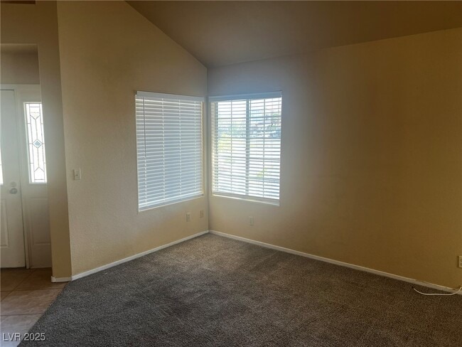 Building Photo - 289 Vallarte Dr