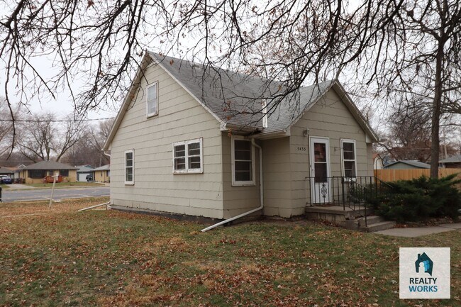 Foto del edificio - Great 3 bedroom home available in north Lincoln.