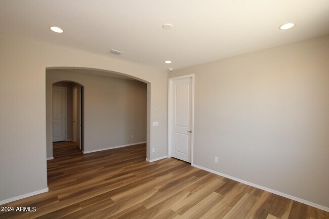 Foto del edificio - 18827 262nd Ln