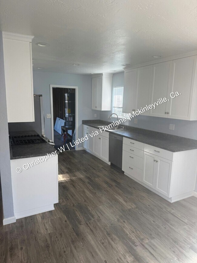 Foto del edificio - 1229 Fernwood Dr