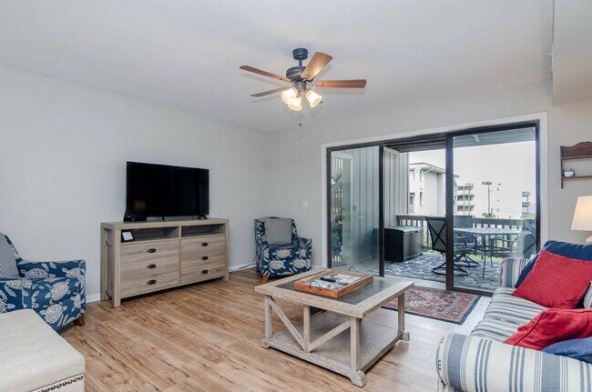 Building Photo - (C289) 1801 Canal Drive, Unit D-11, Caroli...