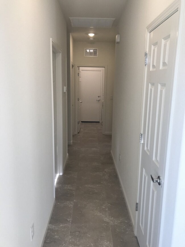Building Photo - Beautiful Newly Built 3 Bedroom Home in Sp...