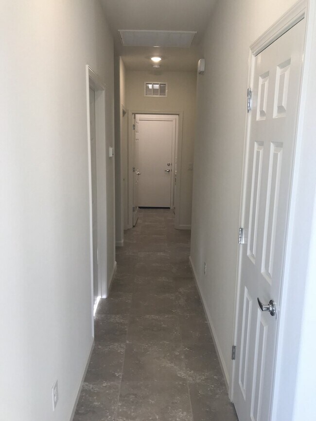 Foto del edificio - Beautiful Newly Built 3 Bedroom Home in Sp...