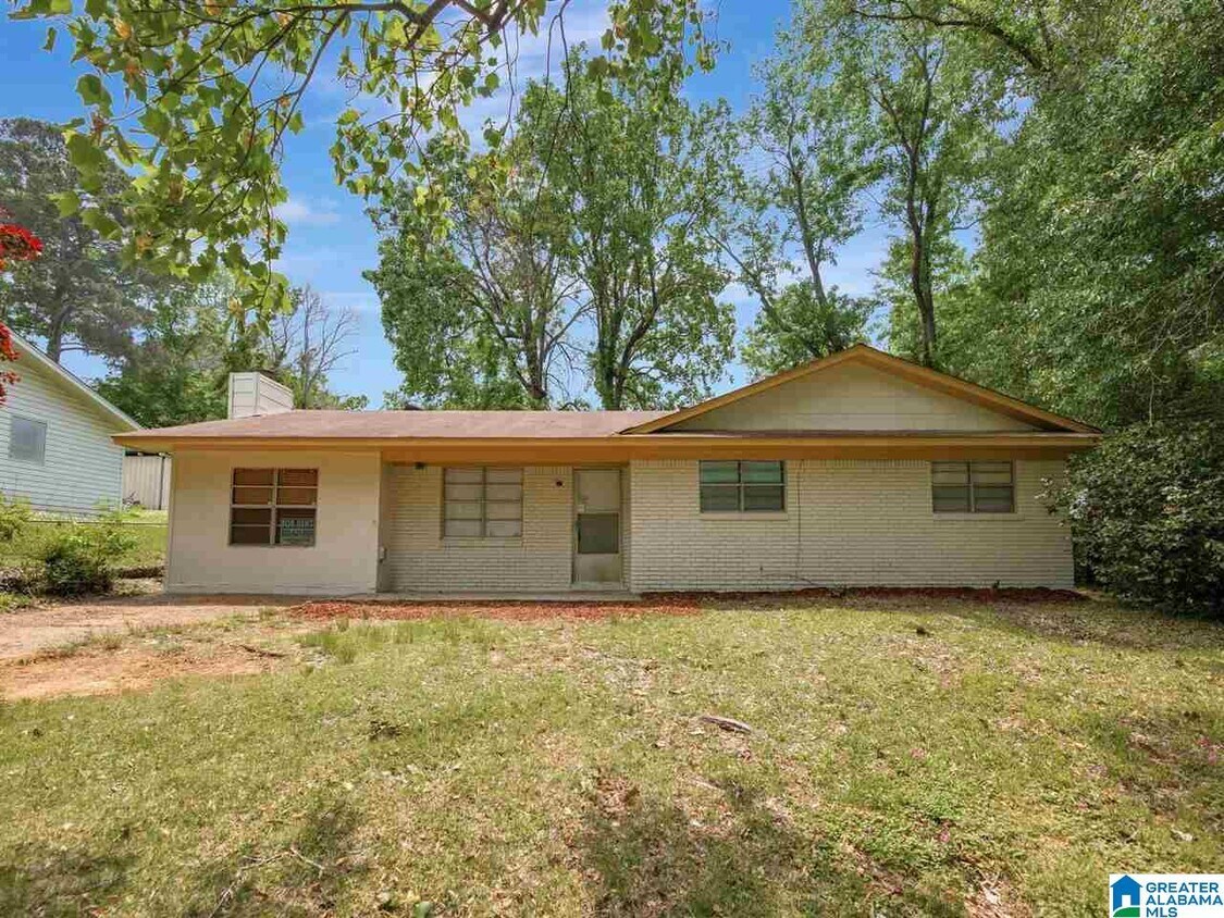 Foto principal - 5803 17th St E