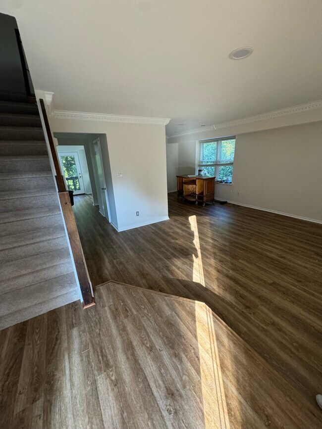 Entrada - 933 Bancroft Pl