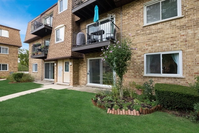 Building Photo - 9455 Bay Colony Dr