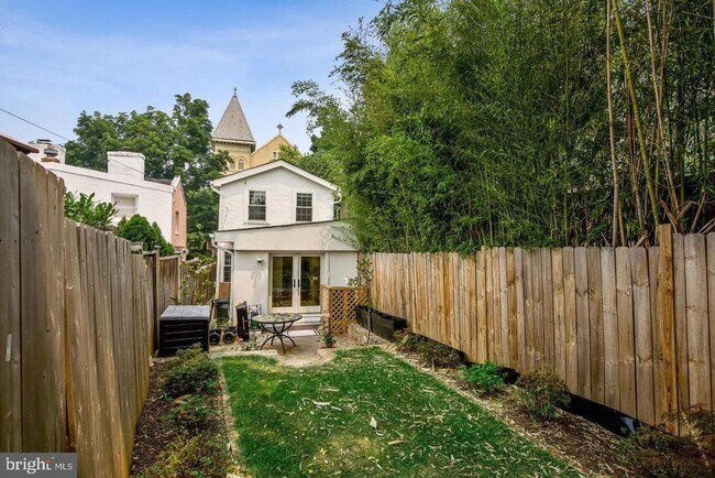 Foto del edificio - 3134 Dumbarton St NW