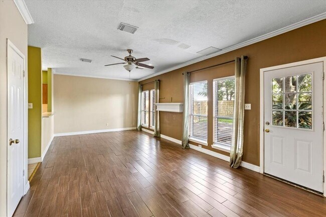 Building Photo - 6807 Elmscott Dr