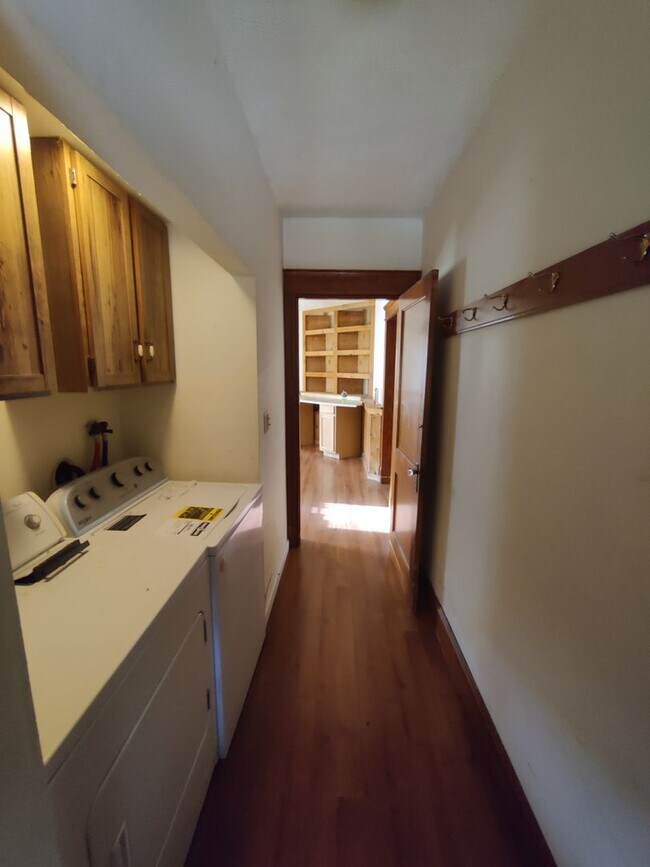 Building Photo - 638-638 Washington Ave