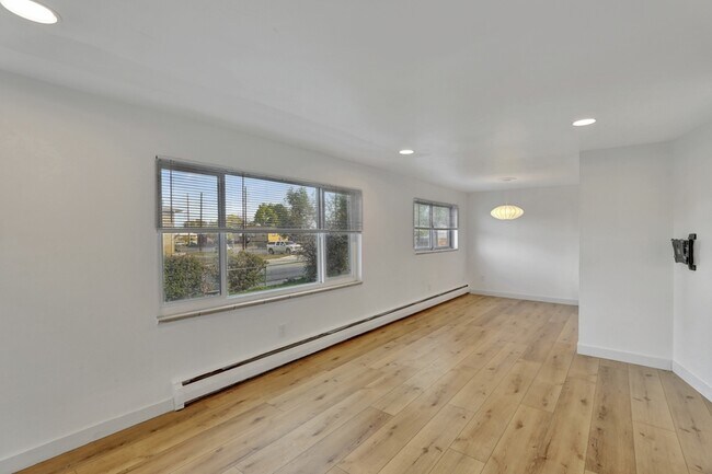 Foto del edificio - 7205 Tennyson St