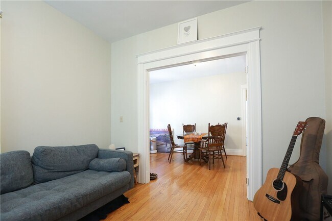 Foto del edificio - 294 Laburnam Crescent