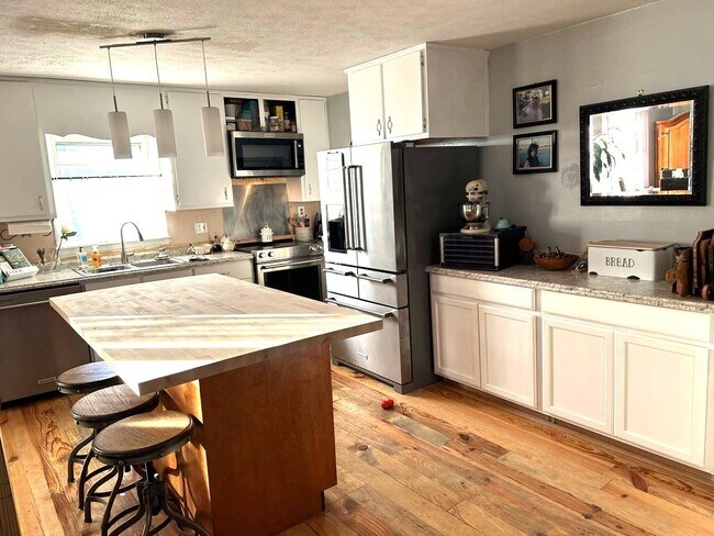 Foto del edificio - Charming 2-Bedroom Rental in Historic Eufa...