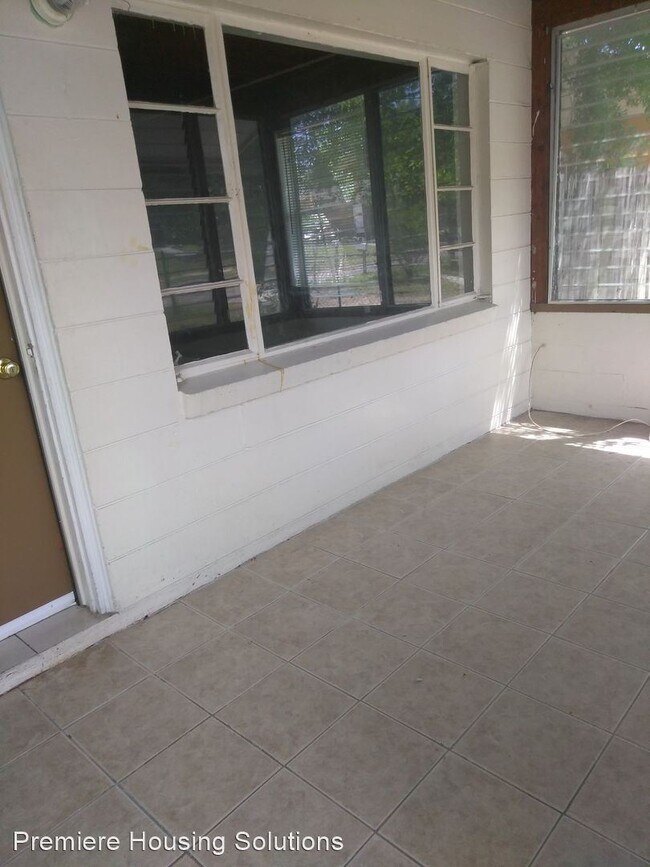 Building Photo - 2 br, 1 bath House - 1143 Gilmore Ave.