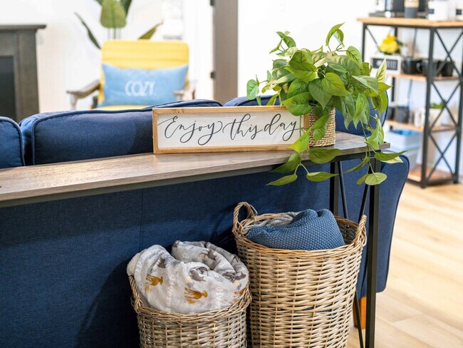 Foto del edificio - 14 Harrington Ln