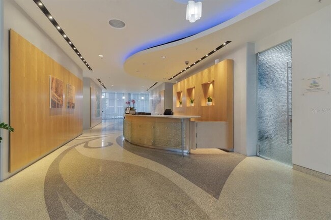 Foto del edificio - 150 E Robinson St