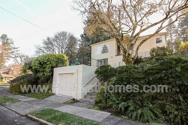 Foto del edificio - 616 SW Moss St