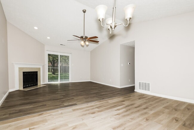 Foto del edificio - 7750 Harcourt Springs Dr