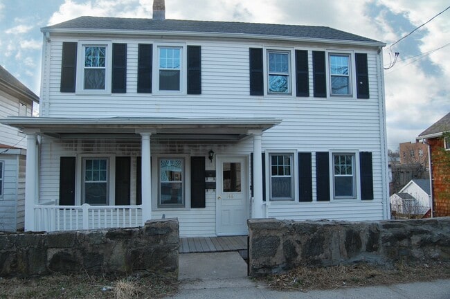 Building Photo - 146 N Water St