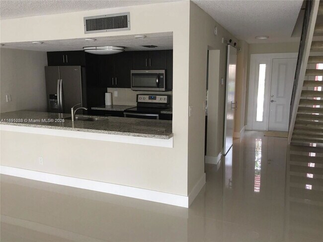 Foto del edificio - 10951 N Lakeview Dr