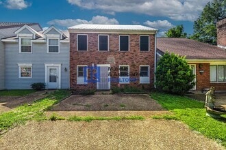 Building Photo - 394 Brookwood Lake Pl