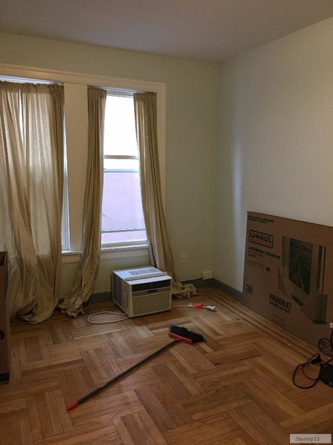 Foto del edificio - 2454 27th St