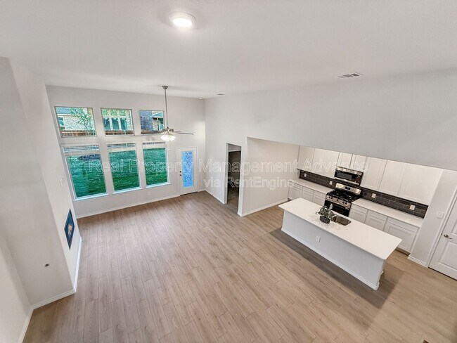 Foto del edificio - 2021 Ozark Hls Ln