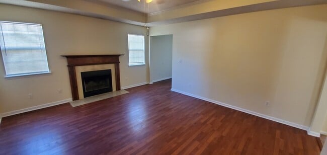 Building Photo - 110 Kensington Cir