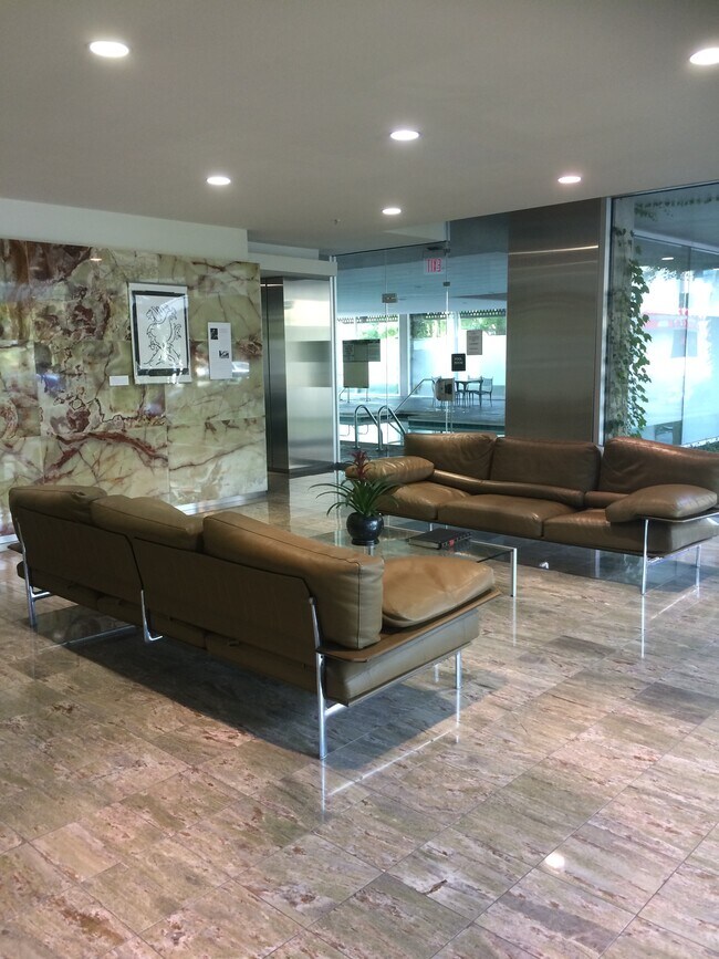 Foto del edificio - 800 Elgin Rd