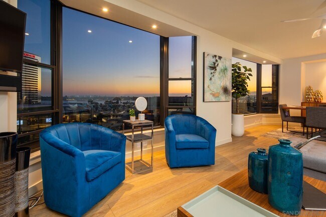 Foto del edificio - 500 W Harbor Dr