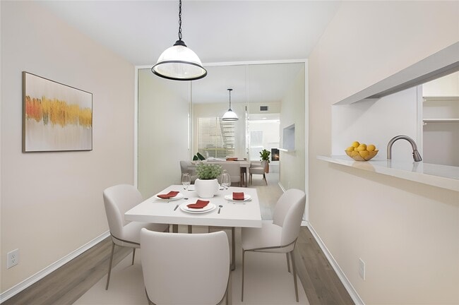 Foto del edificio - 700 Thicket Ln