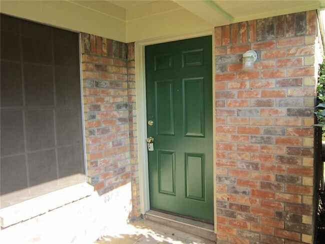 Building Photo - 6601 Sable Dr