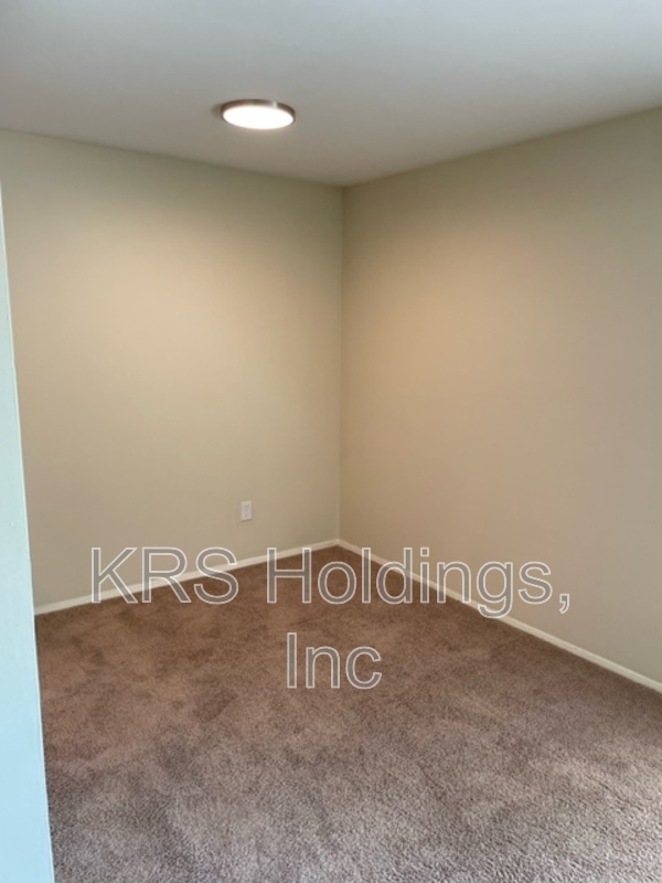 Primary Photo - 1239 Nelson St