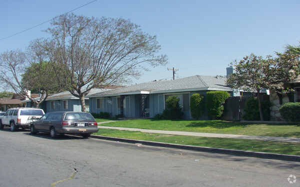 Primary Photo - Benmore Apartments