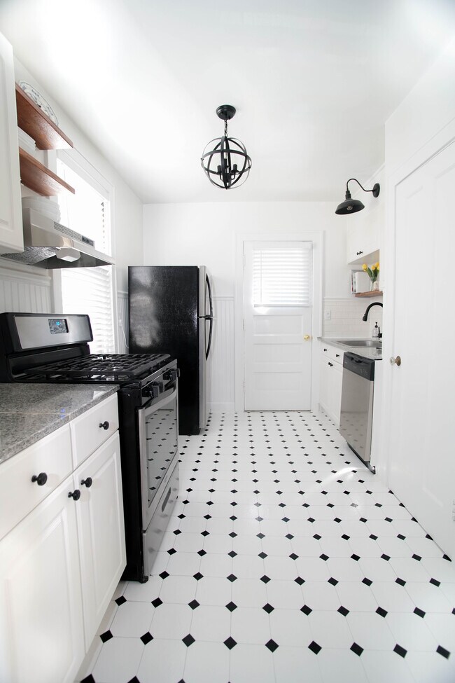 Kitchen - 3609 Ault Park Ave