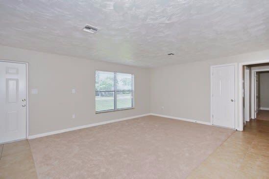 Building Photo - 411 W Charlotte Ave