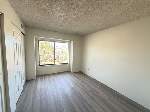 Building Photo - 2 Bedroom 1 Bath with Loft Available NOW!!...
