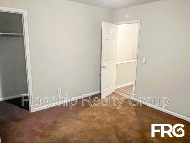 Building Photo - 104 Chesterfield Ct