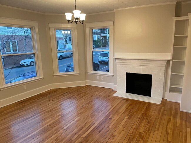 Building Photo - 94 Mellen St