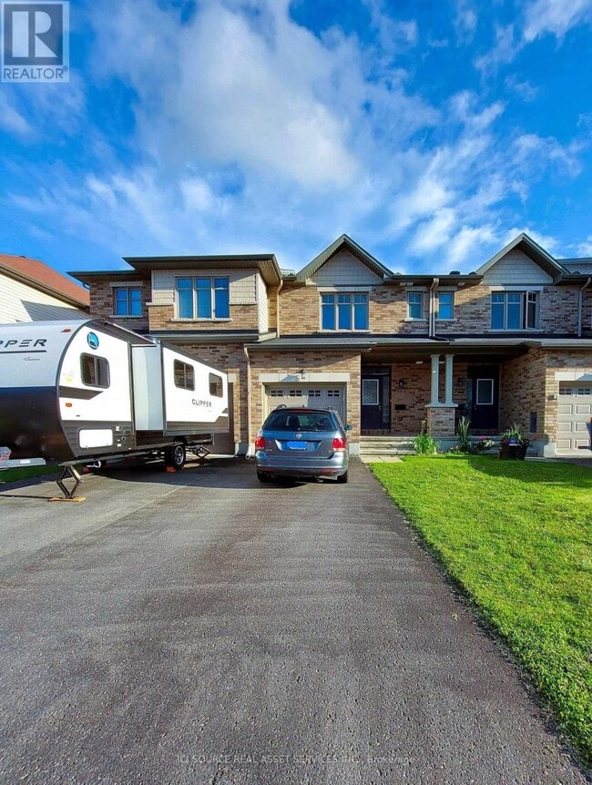Building Photo - 127 Hawkeswood Dr