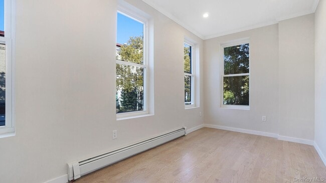 Foto del edificio - 386 Chauncey St