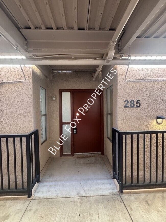 Foto del edificio - 2601 W Broadway Blvd