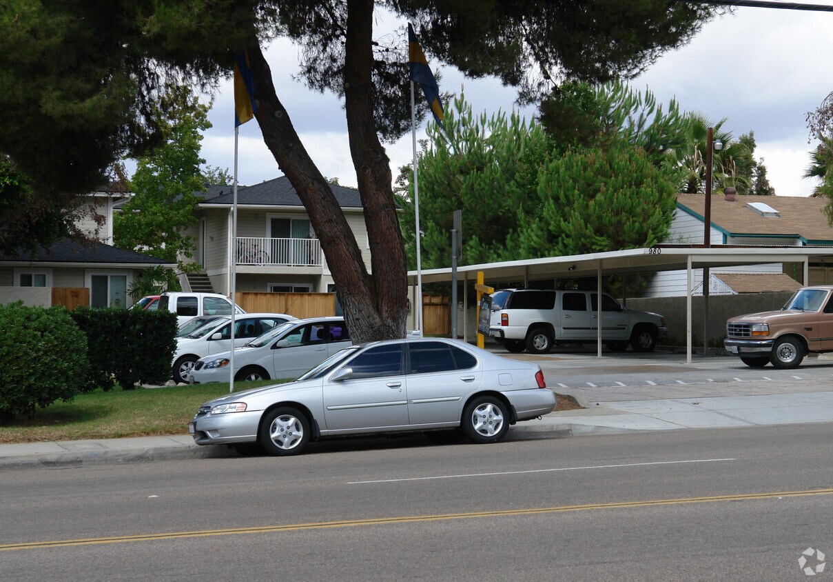 Foto del edificio - 980 E Chase Ave