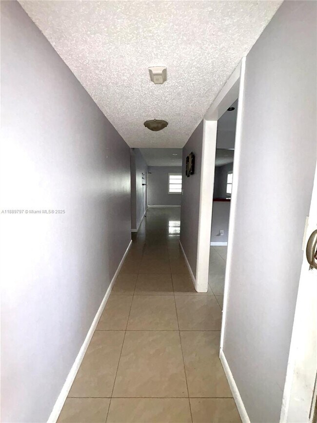 Foto del edificio - 5140 SW 40th Ave