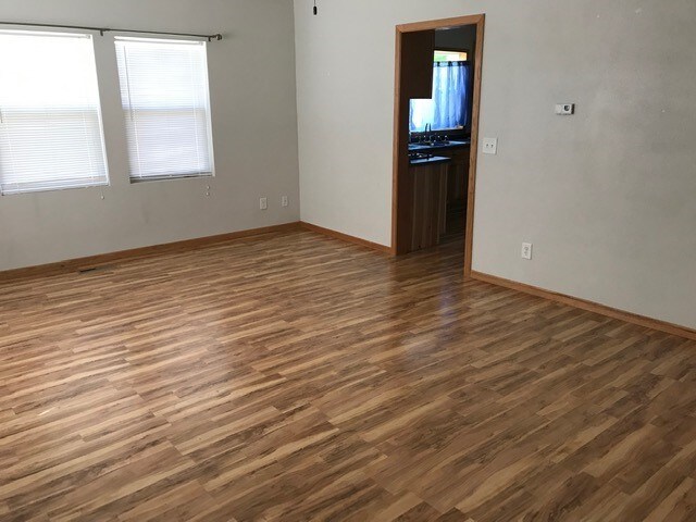 Living room - 102 7th Ave E