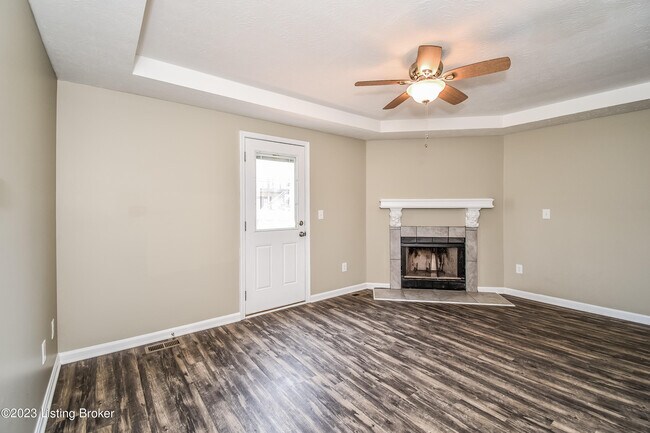 Foto del edificio - 10500 Whitepine View Pl